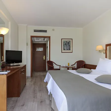 Western Plaza Otel 4*