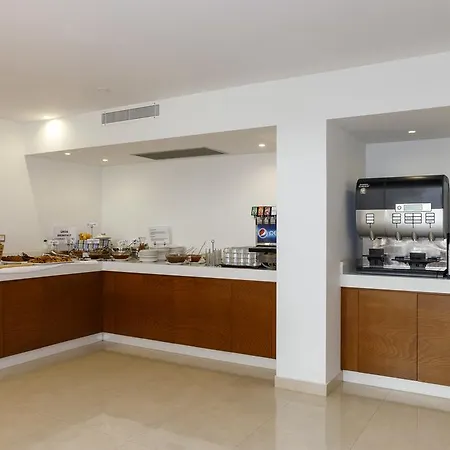 Western Plaza Otel 4*